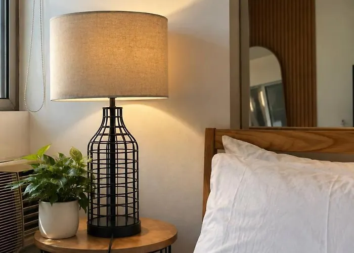 The Alibi - Azure Staycation Отель
